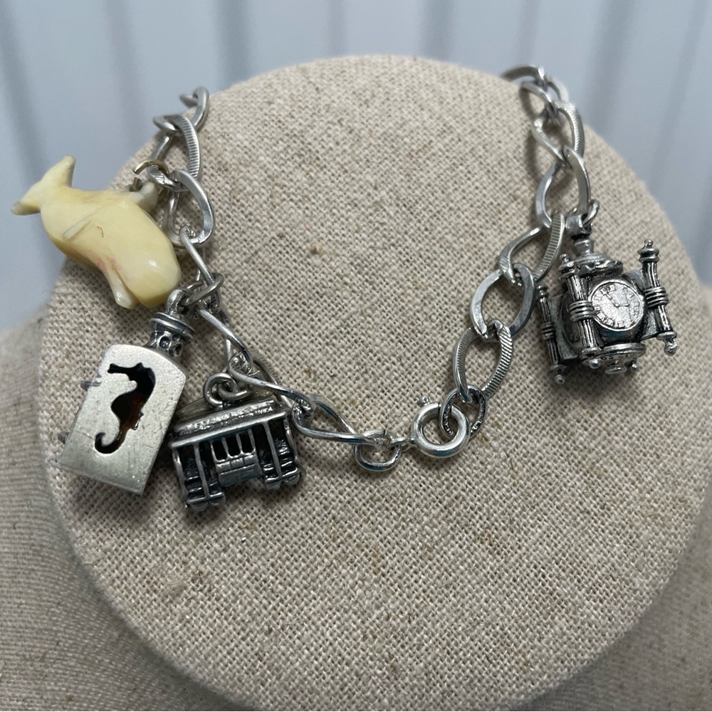 Vintage Charm Bracelet w/ 8 charms from all over - Picture 6 of 16